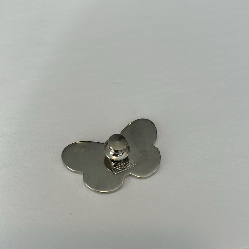 NWOT COACH Vintage White Enamel Butterfly
Lapel Pin Brooch Purse Backpack Charm - Picture 3 of 5